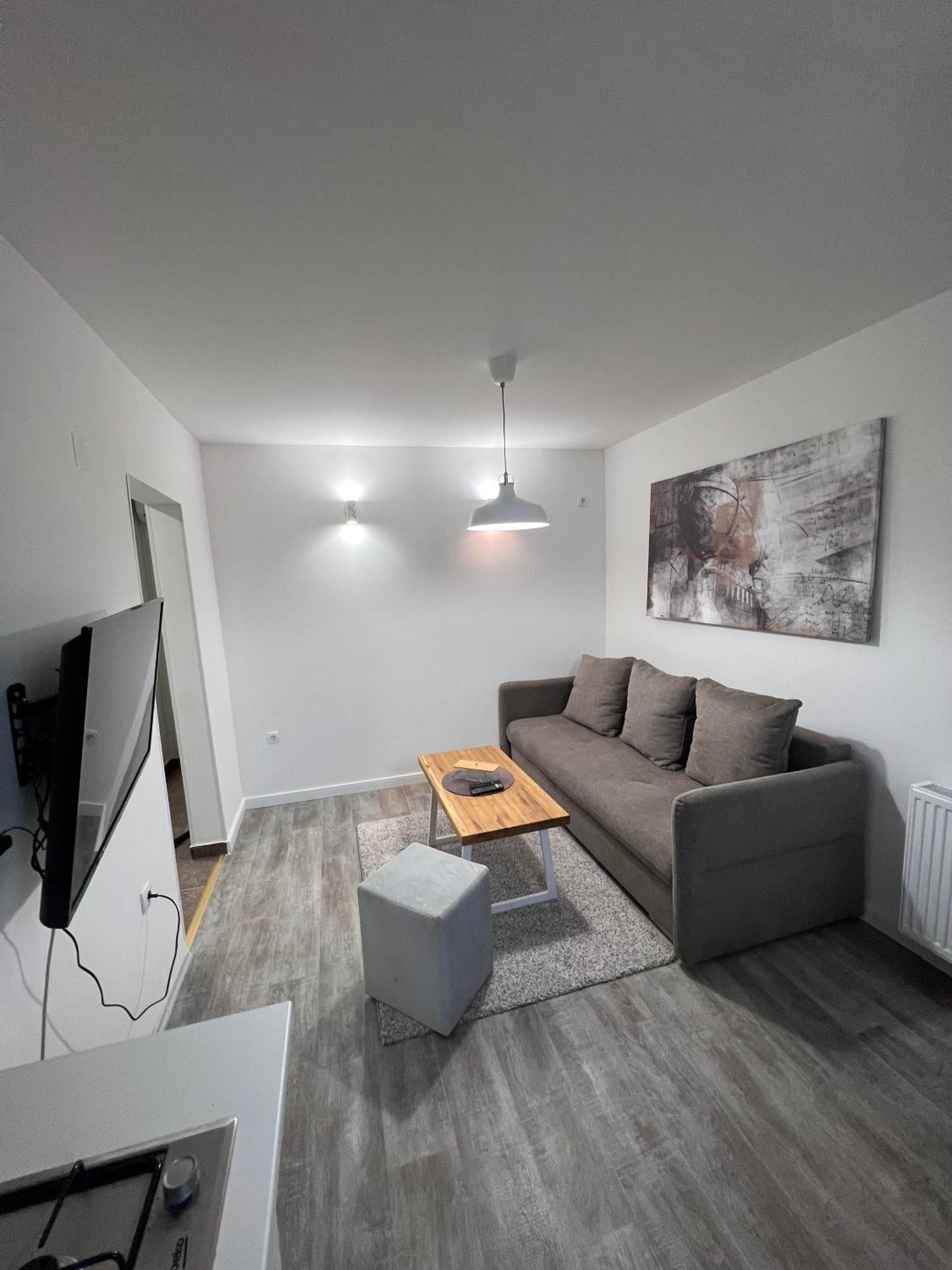 Guest House Lila Sombor Bagian luar foto