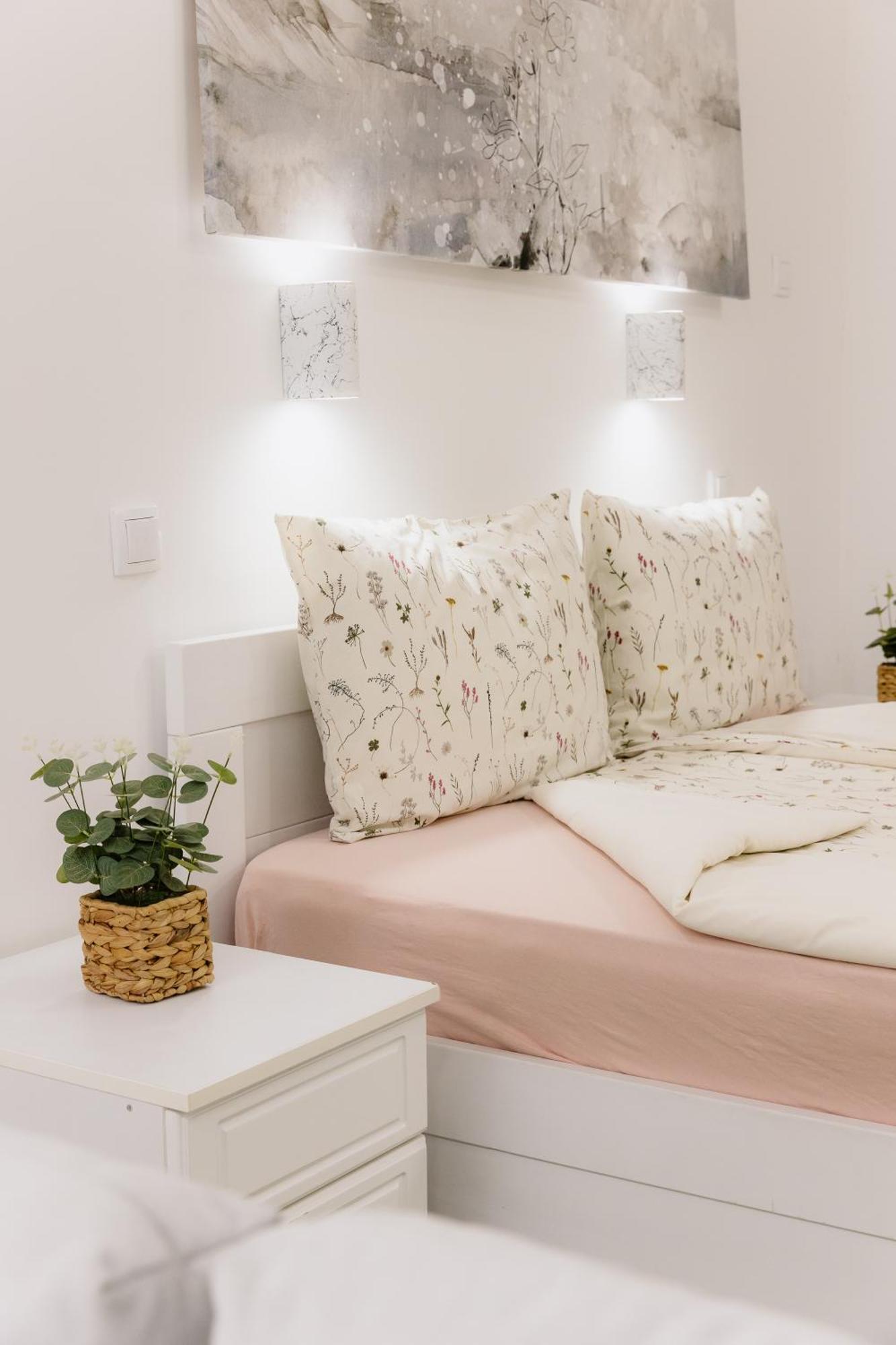 Guest House Lila Sombor Bagian luar foto