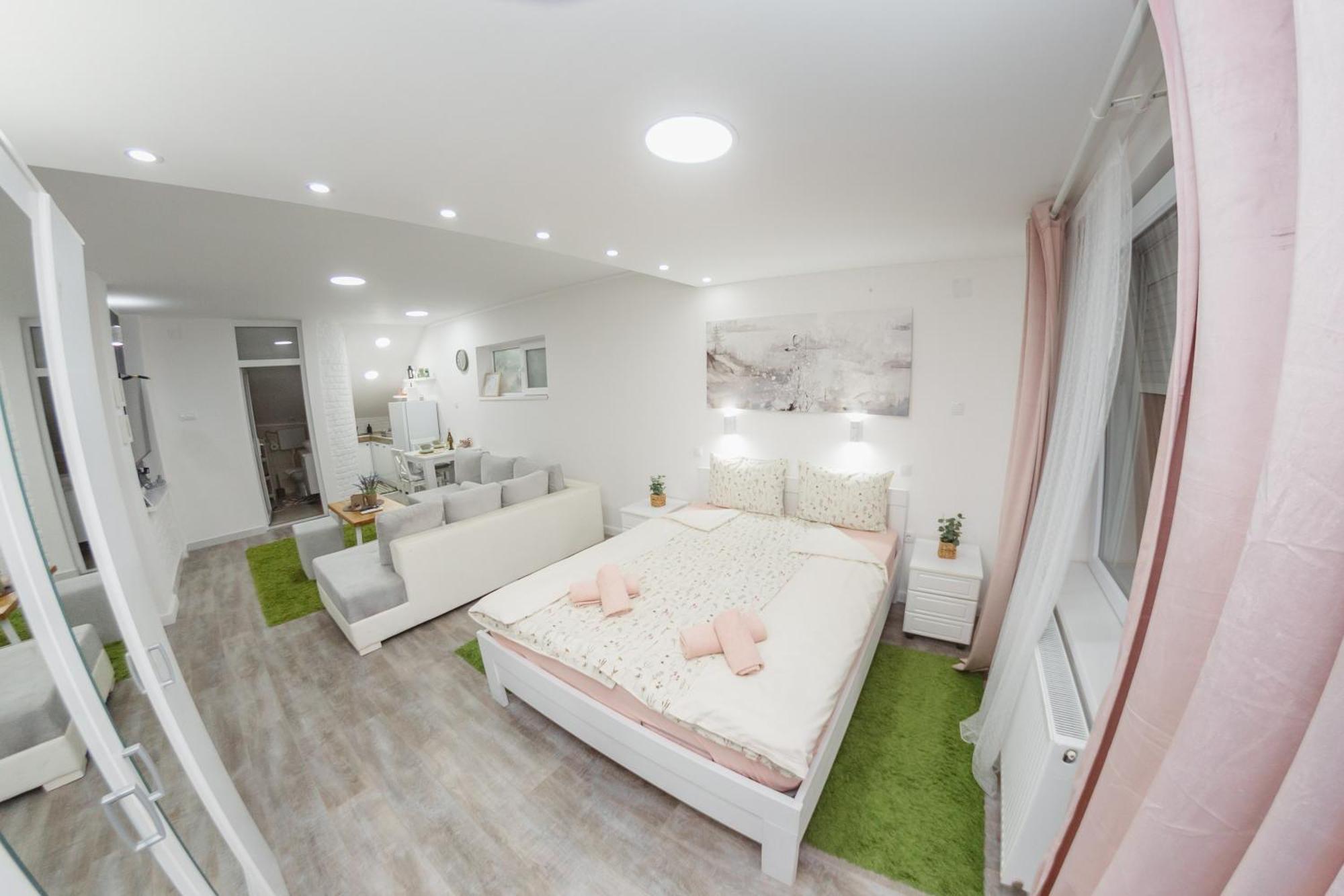 Guest House Lila Sombor Bagian luar foto