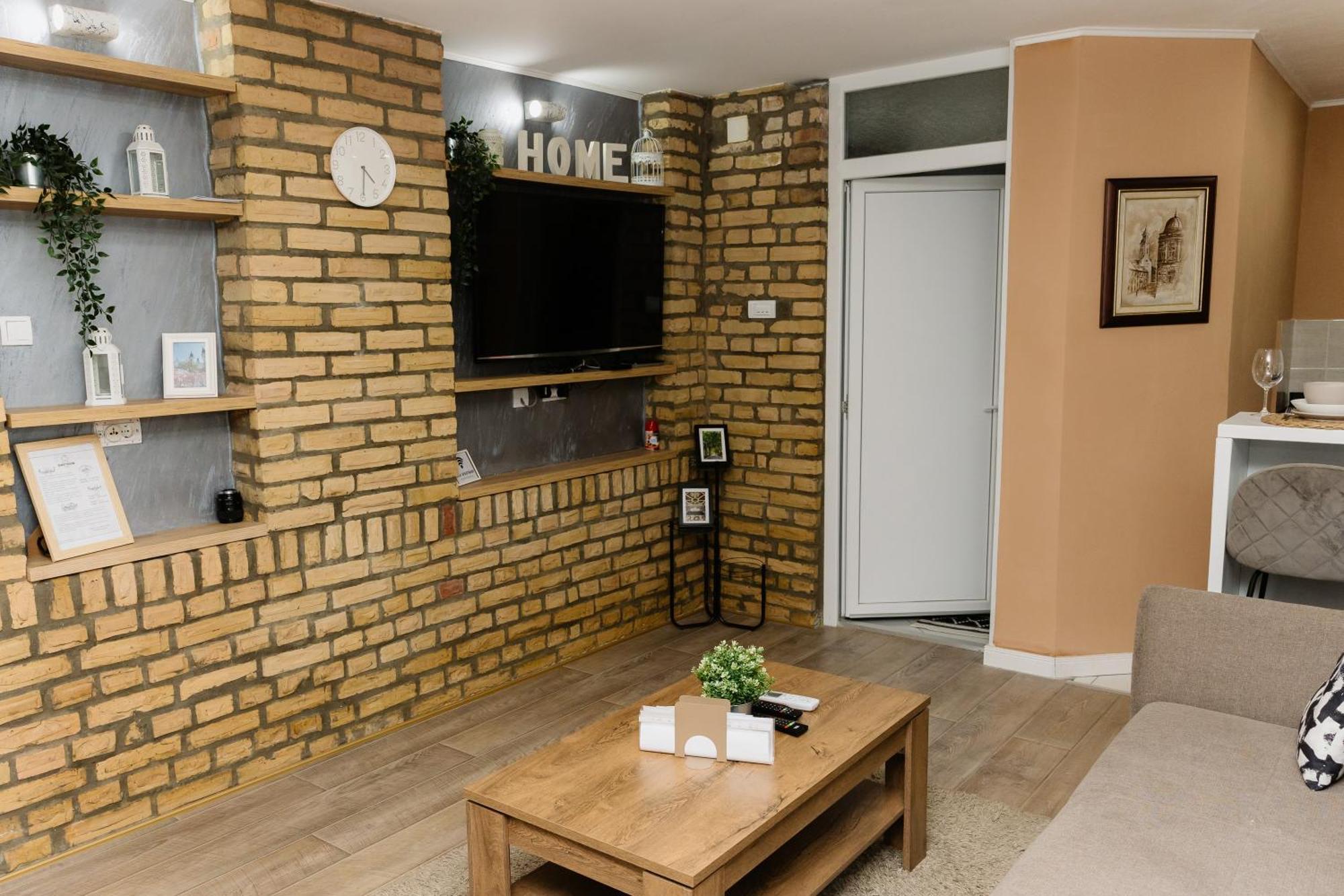 Guest House Lila Sombor Bagian luar foto